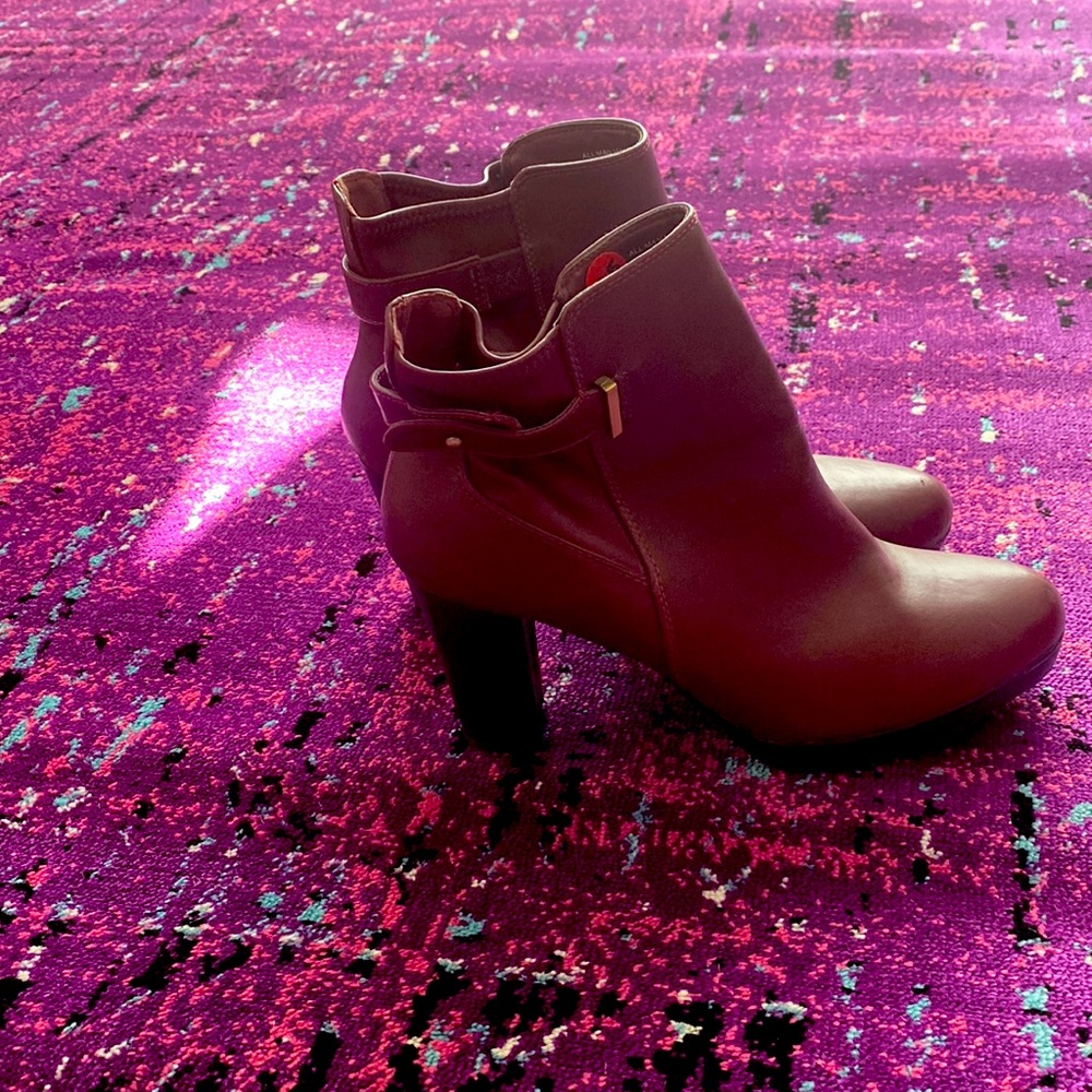 Metaphor heeled boots